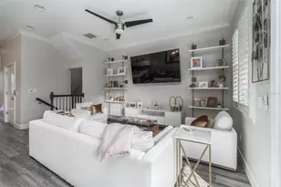 3162 Moorings Dr, Saint Petersburg, FL 33712 - Photo 10