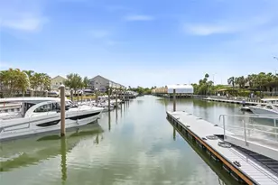 3162 Moorings Dr, Saint Petersburg, FL 33712 - Photo 8