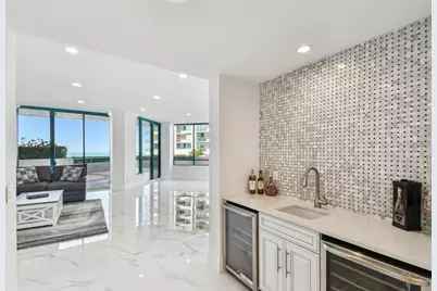 1560 Gulf Boulevard #306, Clearwater Beach, FL 33767 - Photo 4