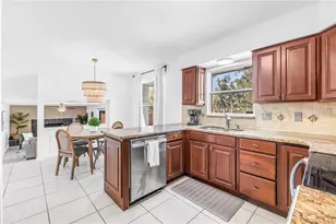 8500 144th Ln, Seminole, FL 33776 - Photo 4