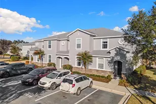 1919 Greenwood Valley Dr, Plant City, FL 33563 - Photo 2