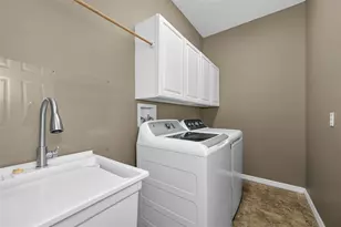 4305 Harbor Lake Dr, Lutz, FL 33558 - Photo 36