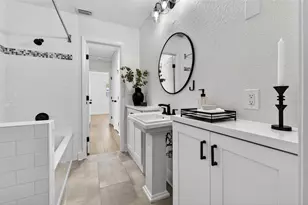 939 39th Ave NE, Saint Petersburg, FL 33703 - Photo 24