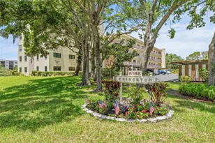 6188 80th St N, Saint Petersburg, FL 33709 - Photo 2