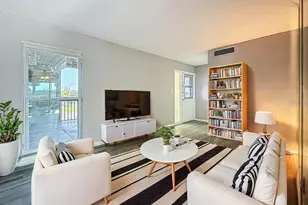 6100 12th St S, Saint Petersburg, FL 33707 - Photo 2