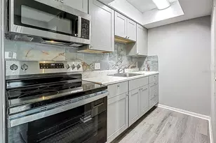 6100 12th St S, Saint Petersburg, FL 33707 - Photo 16