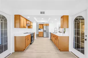 2789 Valencia Ln W, Palm Harbor, FL 34684 - Photo 12