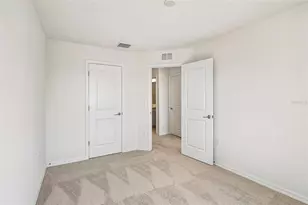 6856 Holcombe Down Dr, Zephyrhills, FL 33541 - Photo 28