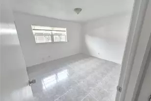 2418 Wishing Well Cir, Tampa, FL 33619 - Photo 4