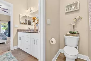 1301 36th Ave N, Saint Petersburg, FL 33704 - Photo 14