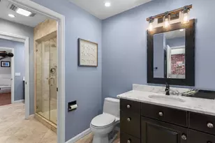 10402 Oakbrook Dr, Tampa, FL 33618 - Photo 66