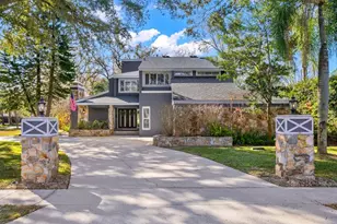 10402 Oakbrook Dr, Tampa, FL 33618 - Photo 2