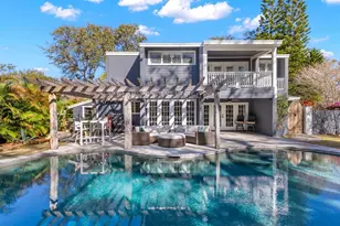 10402 Oakbrook Dr, Tampa, FL 33618 - Photo 6