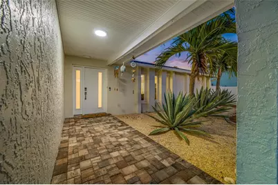 17161 2nd Street E, North Redington Beach, FL 33708 - Photo 6