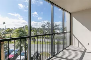10355 Paradise Blvd, Treasure Island, FL 33706 - Photo 12