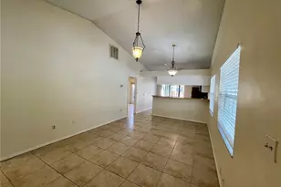 945 Burlwood St, Brandon, FL 33511 - Photo 4