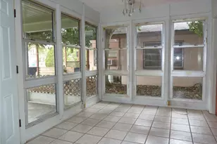 3113 25th St N, Saint Petersburg, FL 33713 - Photo 8