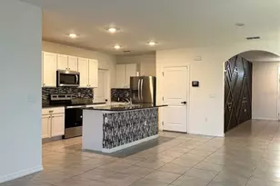 5703 Hollingworth Trl, Wesley Chapel, FL 33545 - Photo 6