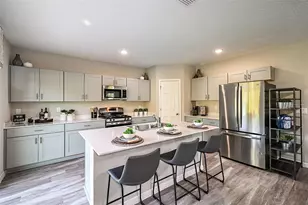 36671 Sagemoor Dr, Zephyrhills, FL 33541 - Photo 2