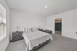 2741 Gardiner Ln, Zephyrhills, FL 33541 - Photo 18