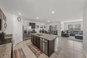 2741 Gardiner Ln, Zephyrhills, FL 33541 - Photo 16