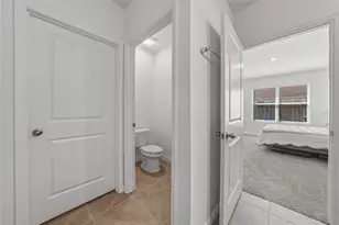 2741 Gardiner Ln, Zephyrhills, FL 33541 - Photo 22