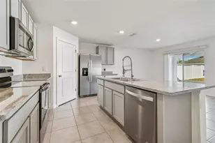 1353 Ocean Spray Dr, Ruskin, FL 33570 - Photo 6