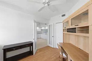 1200 Country Club Dr, Largo, FL 33771 - Photo 38