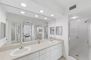 1200 Country Club Dr, Largo, FL 33771 - Photo 12