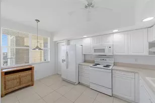 1200 Country Club Dr, Largo, FL 33771 - Photo 36