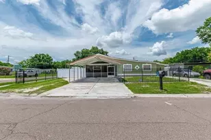 8502 Trammell Trail, Tampa, FL 33619 - Photo 2