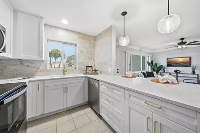 6830 Bay Street, Saint Pete Beach, FL 33706 - Photo 4