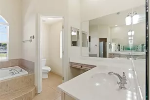 915 Vista Verde Ln, Sun City Center, FL 33573 - Photo 24