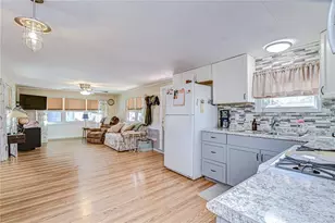 39107 Hillcrest Dr, Zephyrhills, FL 33542 - Photo 42