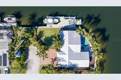 1481 49th Avenue NE, Saint Petersburg, FL 33703 - Photo 2