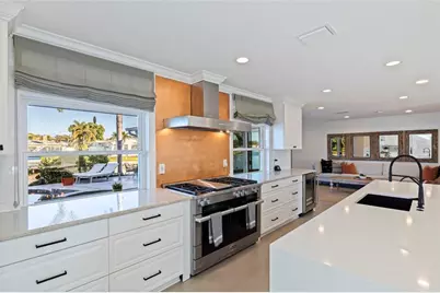 1481 49th Avenue NE, Saint Petersburg, FL 33703 - Photo 8