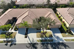 332 Bluewater Falls Ct, Apollo Beach, FL 33572 - Photo 2