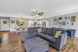 4806 Country Hills Dr, Tampa, FL 33624 - Photo 10