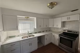 1000 49th Street N, Saint Petersburg, FL 33710 - Photo 6