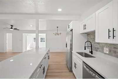 9402 W Cluster Avenue, Tampa, FL 33615 - Photo 14