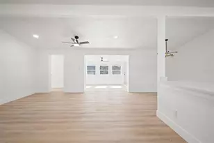 9402 W Cluster Ave, Tampa, FL 33615 - Photo 12