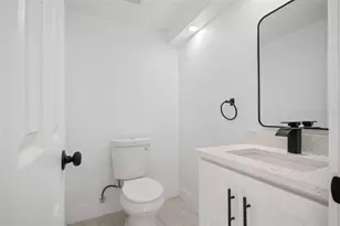 9402 W Cluster Ave, Tampa, FL 33615 - Photo 18