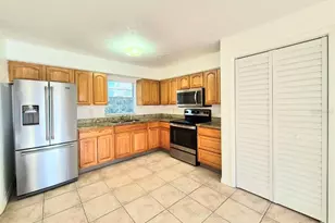 1702 E Mulberry Dr, Tampa, FL 33604 - Photo 8