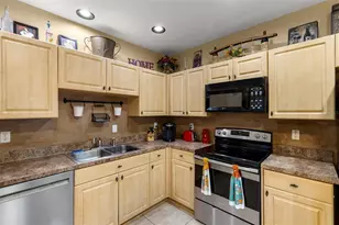 17320 Blooming Fields Dr, Land O Lakes, FL 34638 - Photo 12