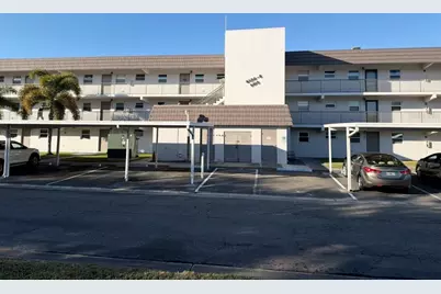 9815 47th Avenue N #207, Saint Petersburg, FL 33708 - Photo 1