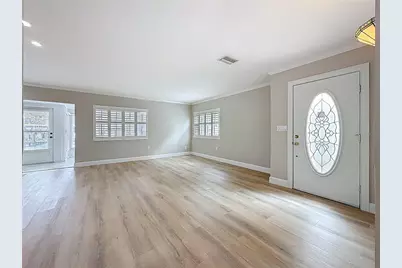 6747 Cape Hatteras Way NE #4, Saint Petersburg, FL 33702 - Photo 4