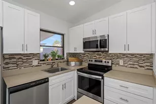 676 Orangewood Dr, Dunedin, FL 34698 - Photo 8