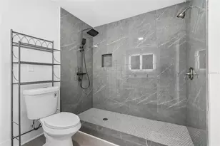 3805 E Crenshaw St, Tampa, FL 33604 - Photo 8