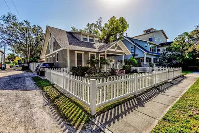 615 Grove Street N, Saint Petersburg, FL 33701 - Photo 2