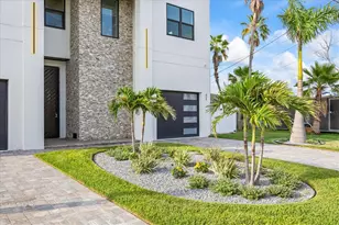 820 Bay Point Dr, Madeira Beach, FL 33708 - Photo 6
